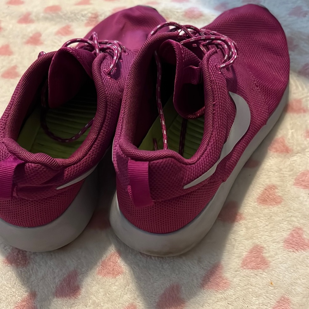 Nike roshe runs